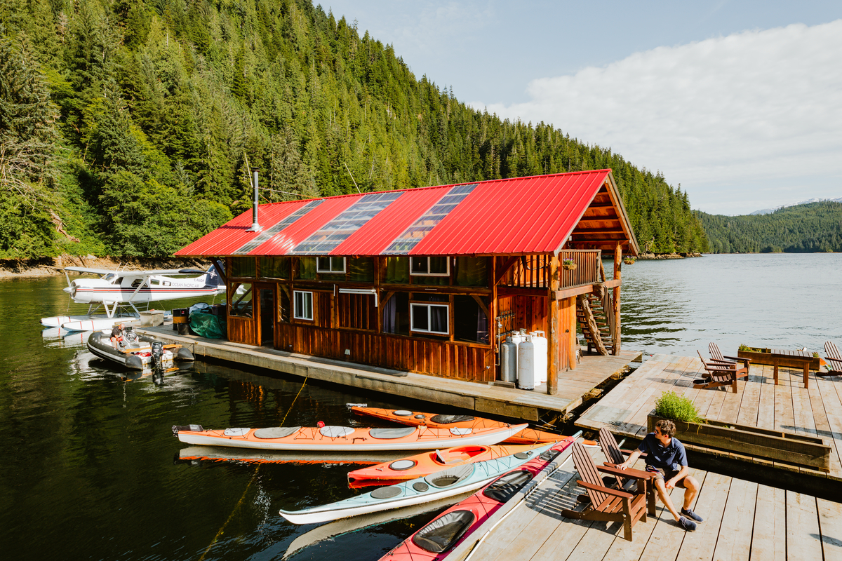 Khutzeymateen Lodge in Khutzeymateen/K'tzim-a-deen Grizzly Bear Sanctuary.